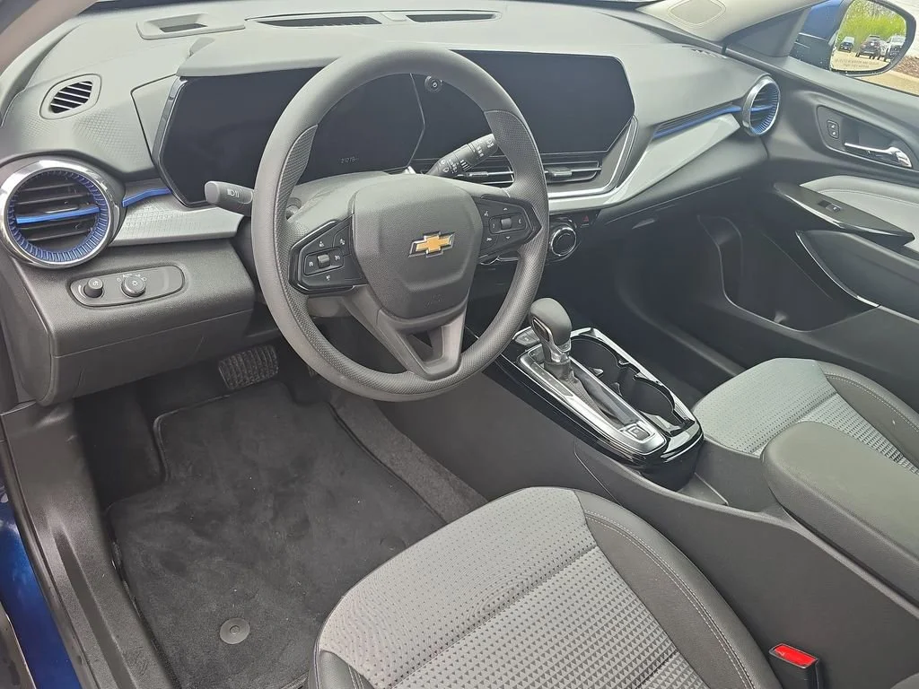 2024 Chevrolet Trax LT - Photo 10
