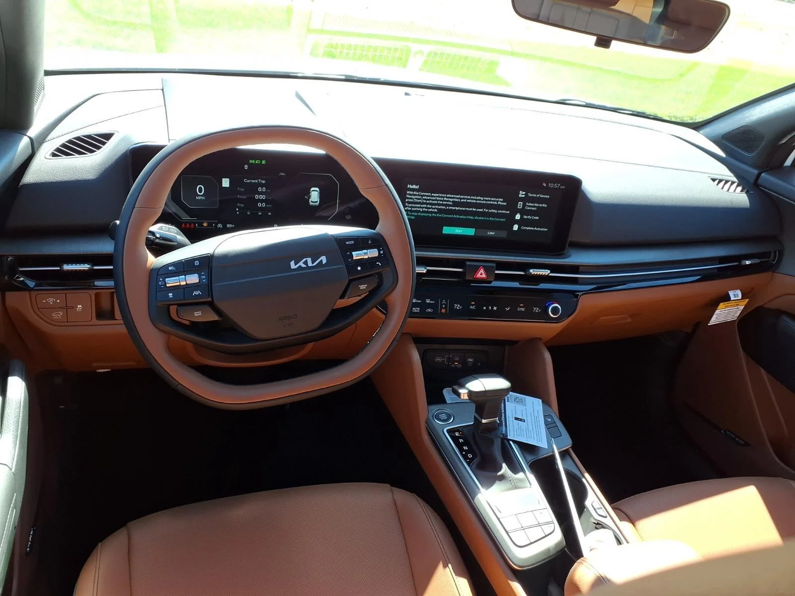 New 2027 Glacial White Pearl / Black Ro Kia X-Line image 4