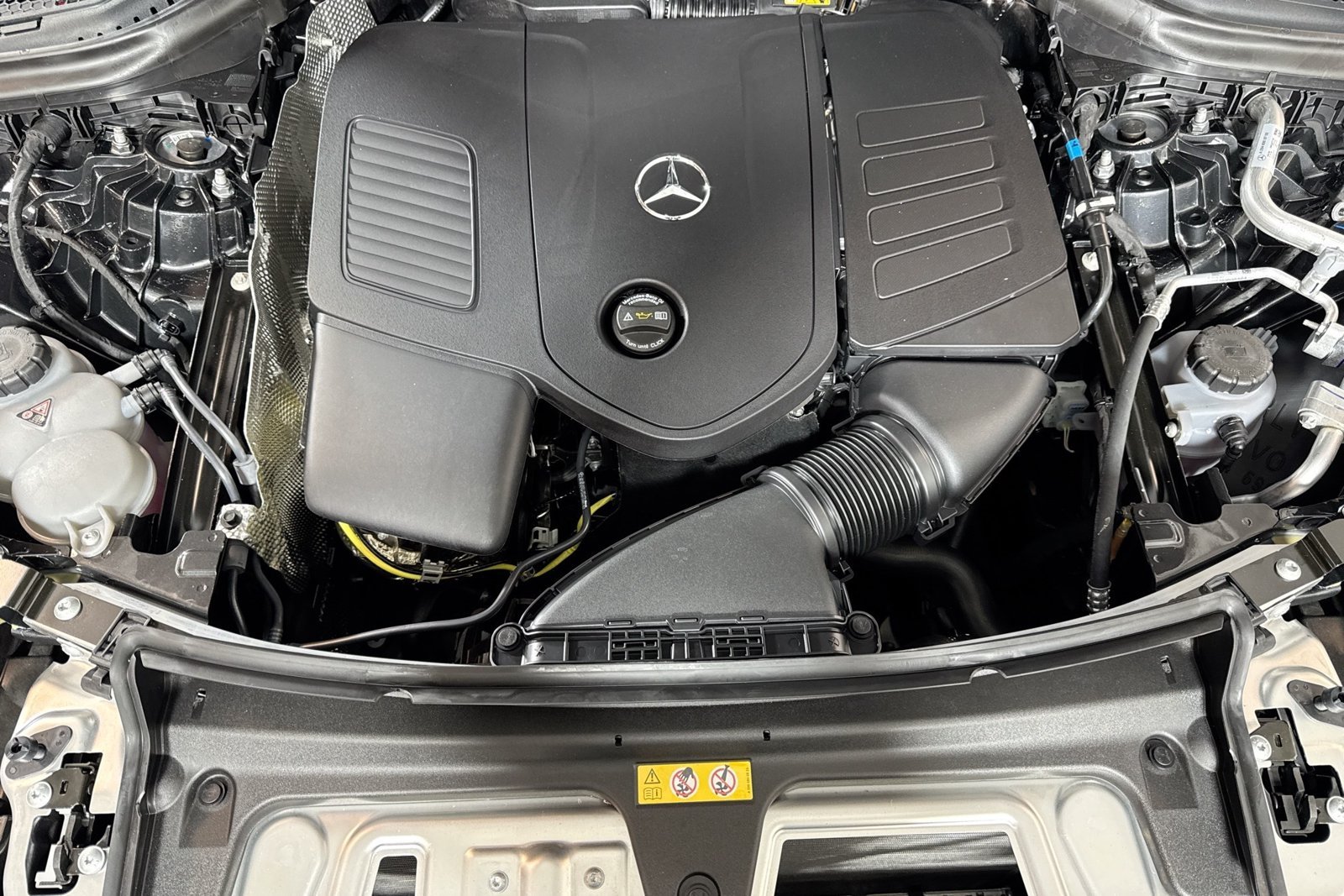 New 2026 Graphite Grey Metallic Mercedes-Benz GLC 300 image 28