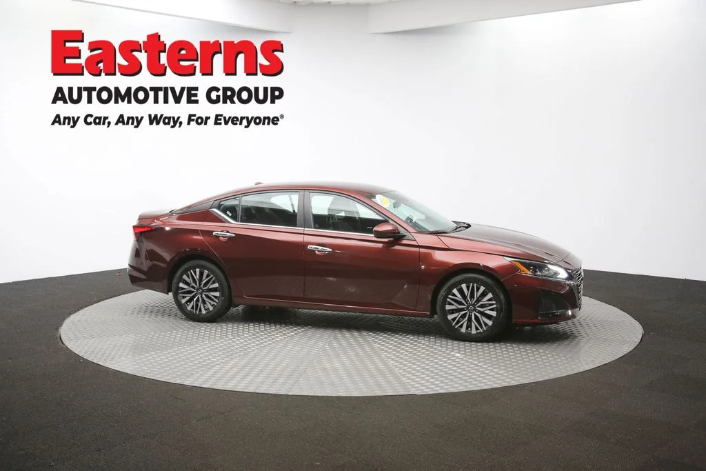 Used 2023 Red Nissan 2.5 SV image 46