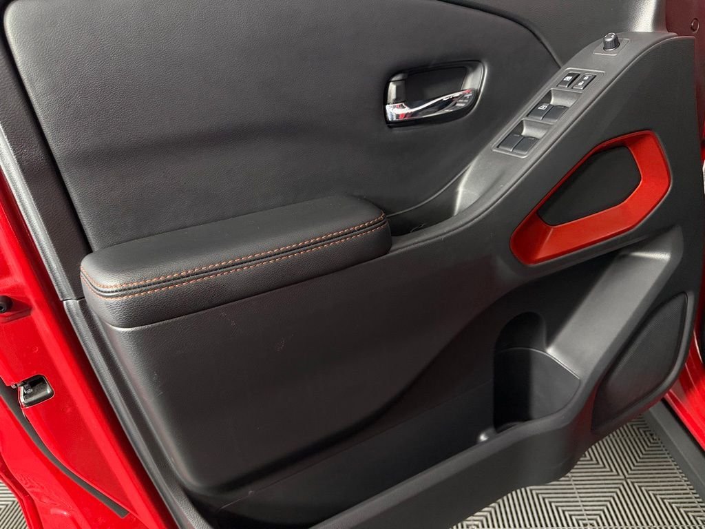 Used 2025 Red Nissan PRO-4X image 23