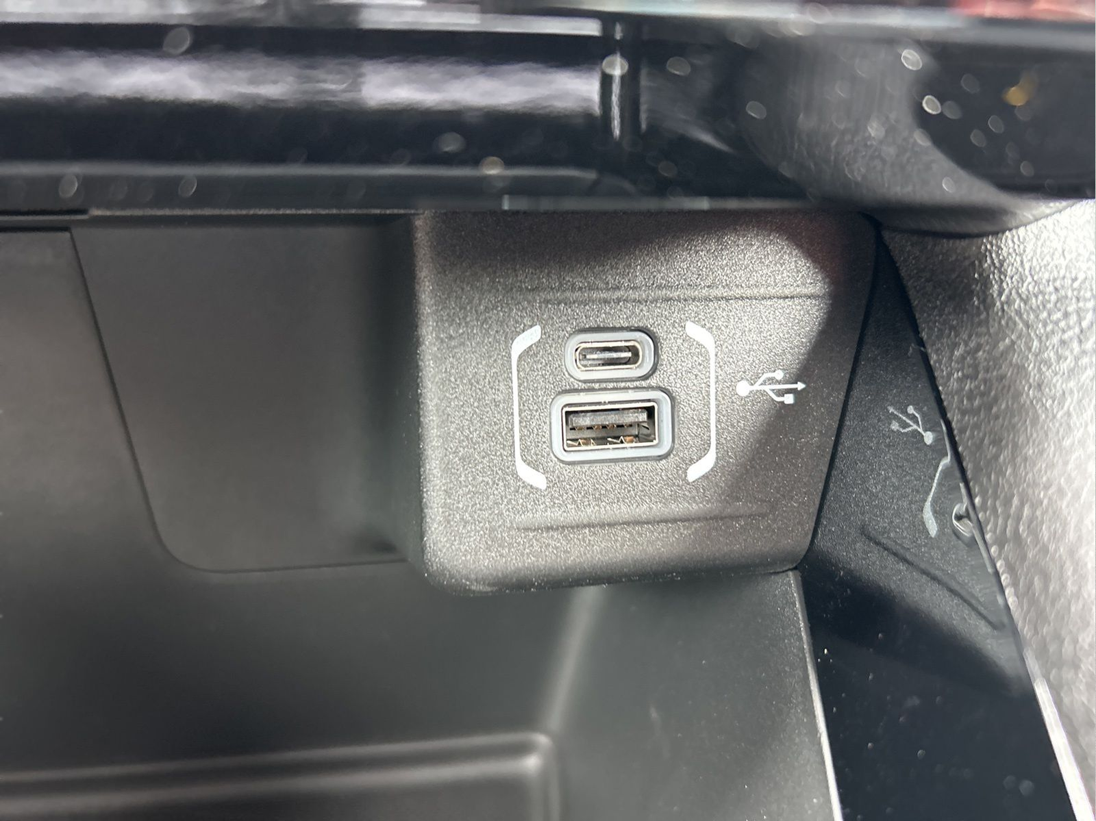 New 2026 Fathom Blue Pearl Coat Jeep Latitude image 29