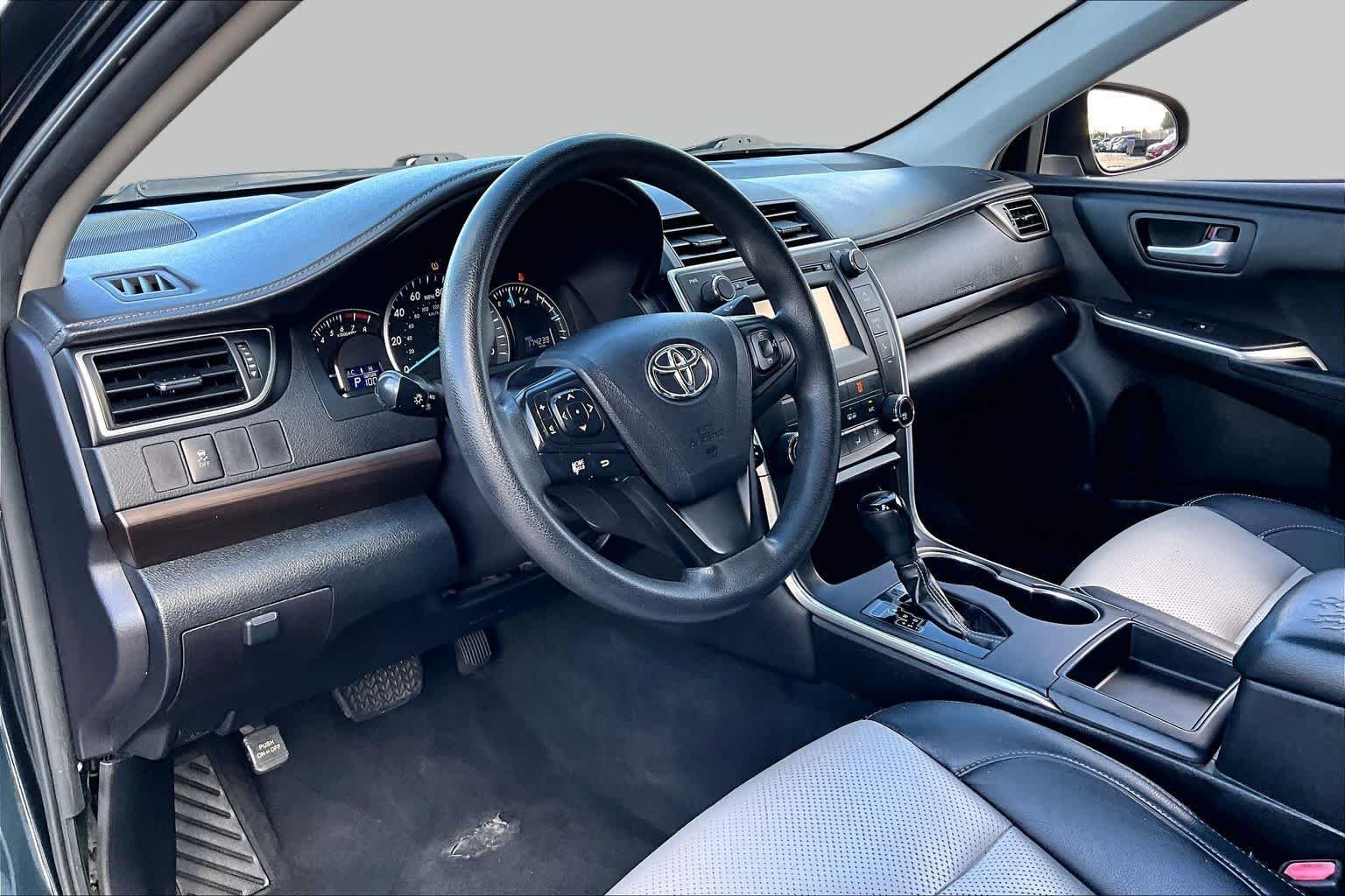 Used 2015 Cosmic Gray Mica Toyota LE image 18