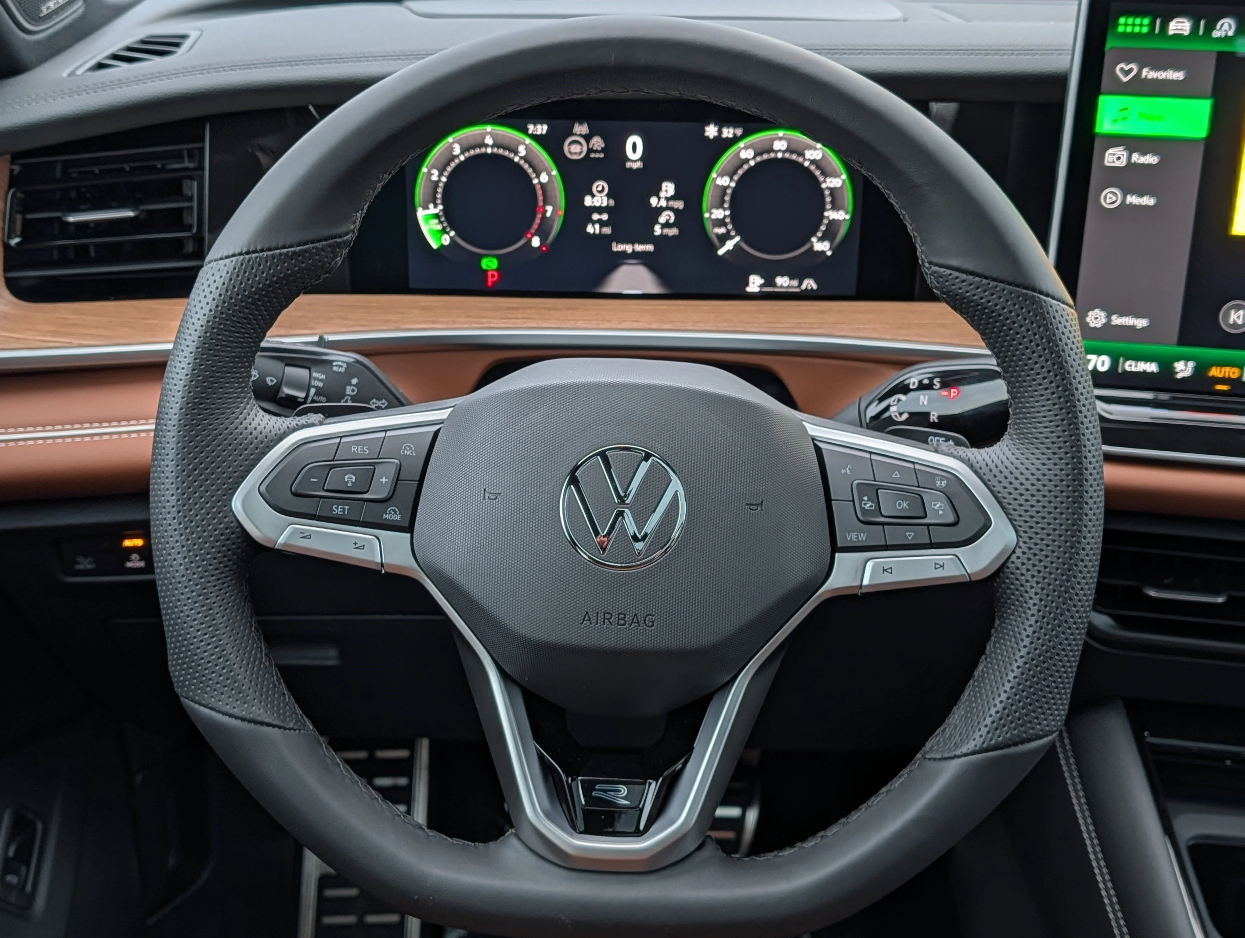 New 2026 Sandstone Volkswagen SEL R-Line Turbo image 9