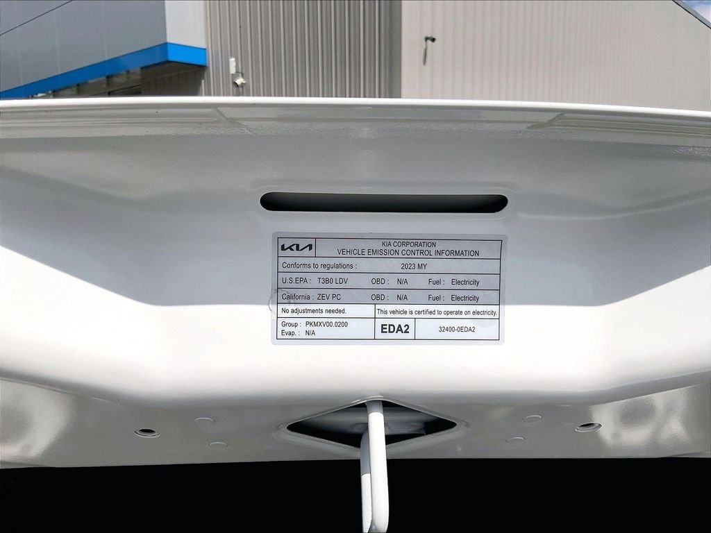 Used 2023 White Kia Wind image 34