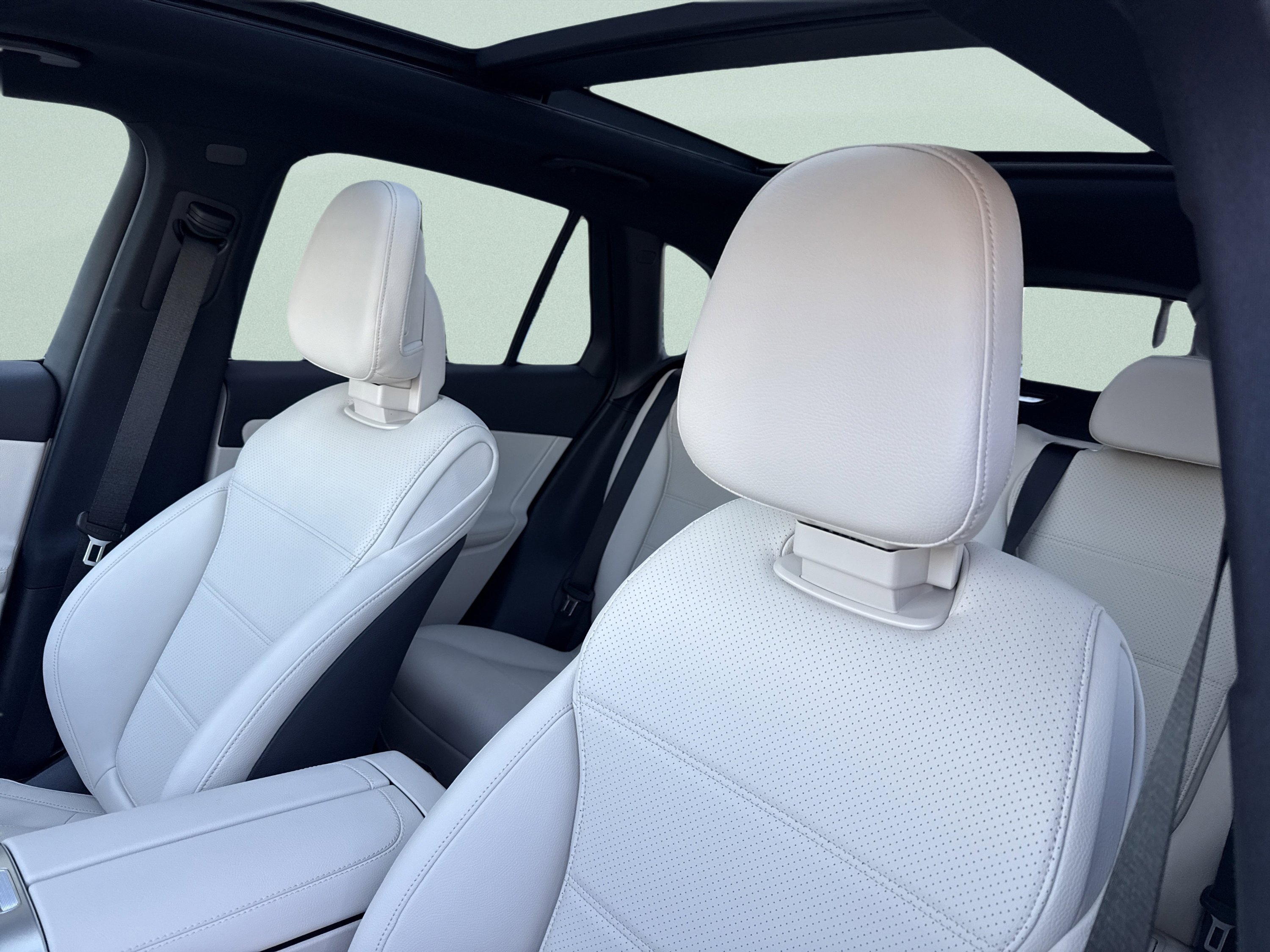 Used 2026 Polar White Mercedes-Benz GLC 300 image 17