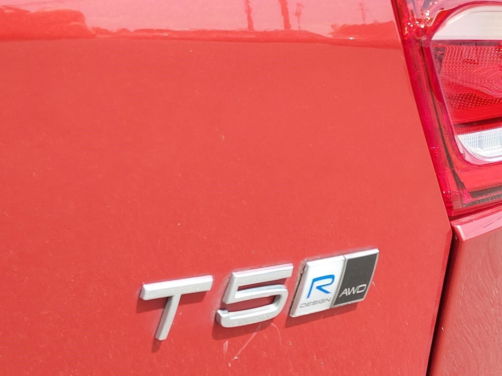 Used 2019 Fusion Red Metallic Volvo R-Design image 22