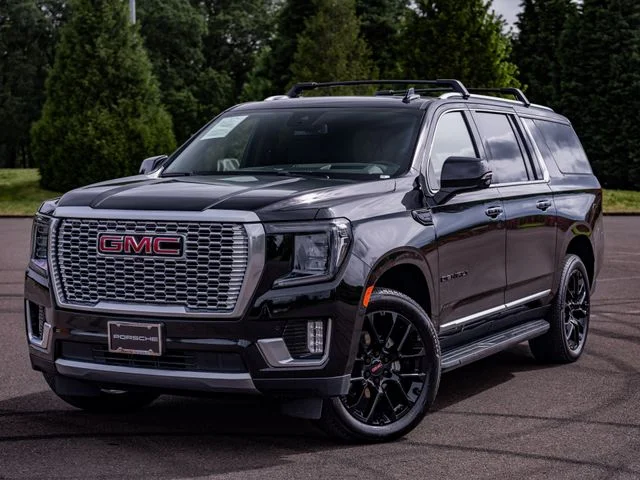 2024 GMC Yukon Denali AWD's photo