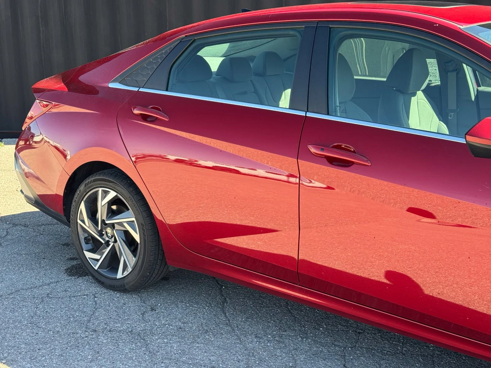 Used 2025 Red Hyundai SEL Convenience image 4