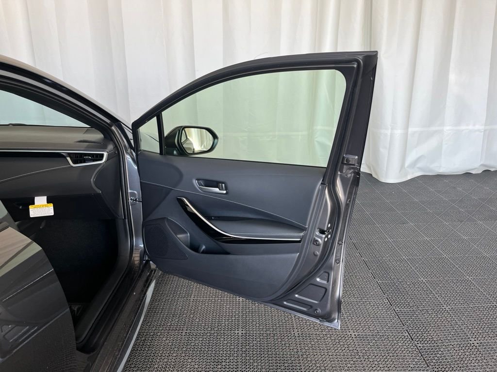 New 2026 Magnetic Gray Metallic with Midnight Black Metallic roof Toyota XSE image 18