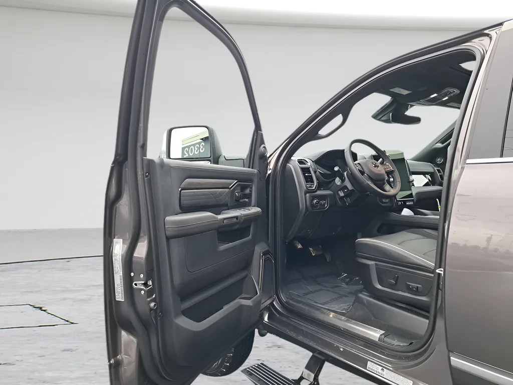 2026 RAM 3500 Limited - Photo 9