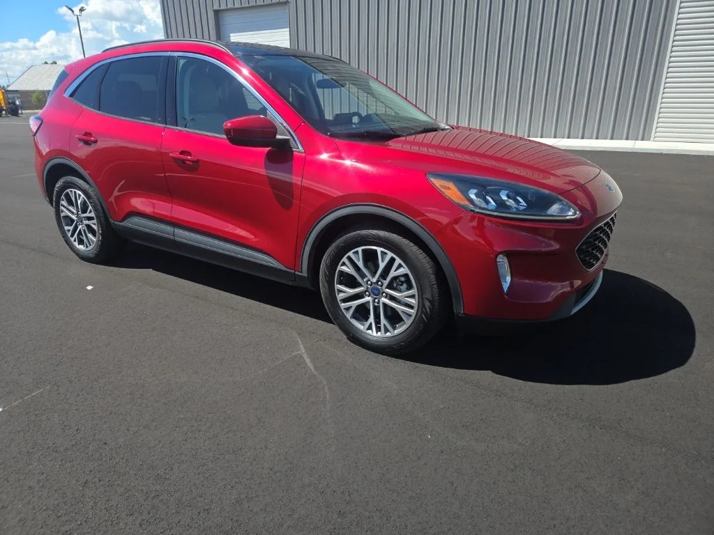 Used 2022 Red Ford SEL image 20