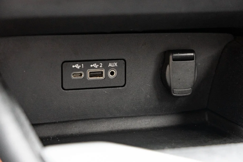 Used 2020 Black Nissan 2.5 SR image 19