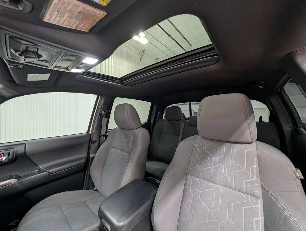 Used 2016 Super White Toyota TRD Off-Road image 13