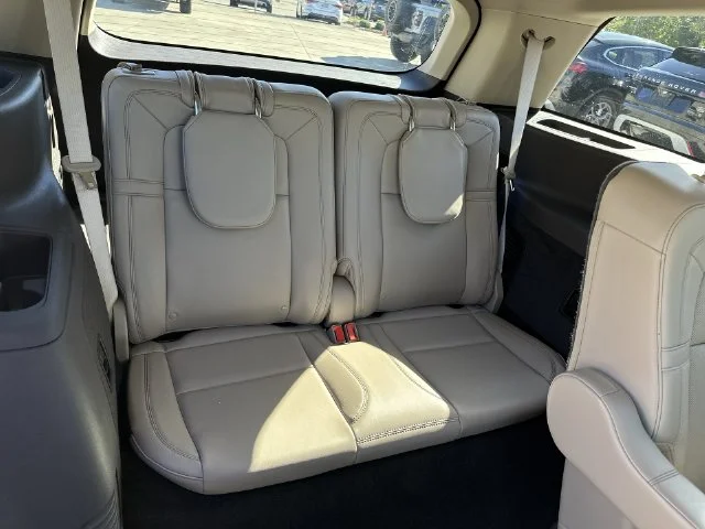 Used 2024 White Lincoln Reserve image 24