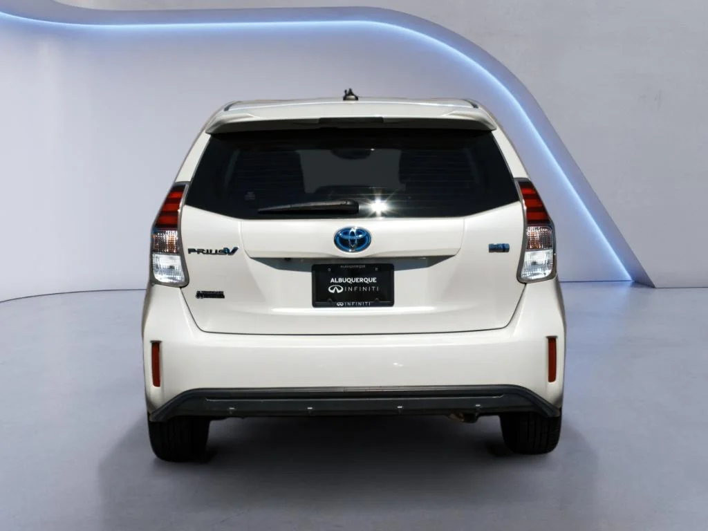 Used 2017 Blizzard Pearl Toyota Three image 6