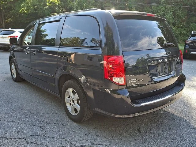 Used 2013 Gray Dodge SXT image 8