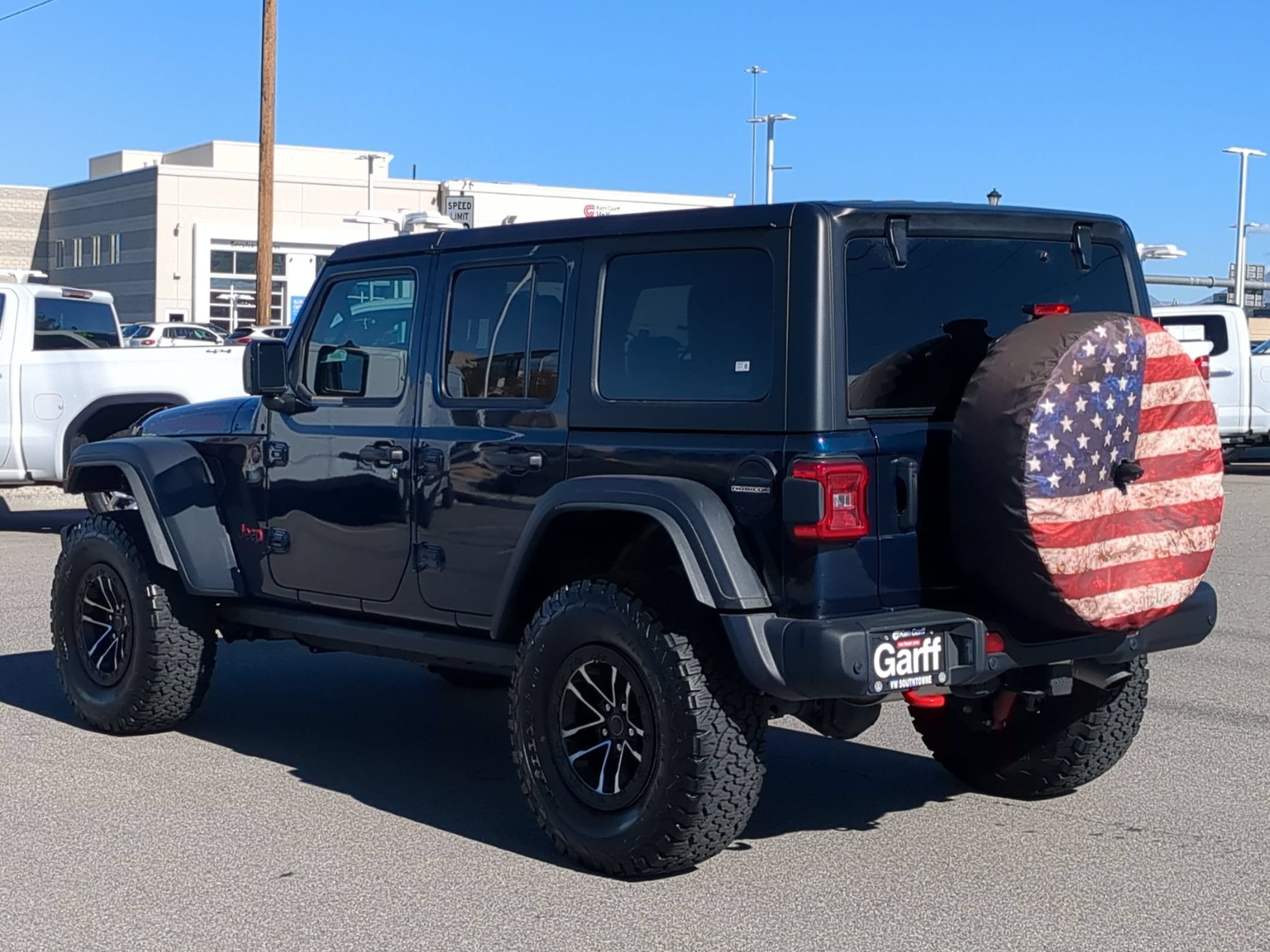Used 2025 Fathom Blue Pearlcoat Jeep Rubicon image 5