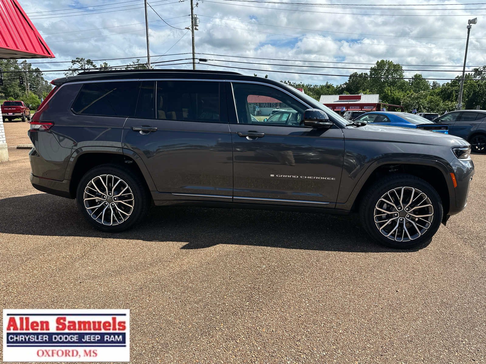 New 2026 Baltic Gray Metallic Clear-Coat Exterior Paint Jeep Summit image 4