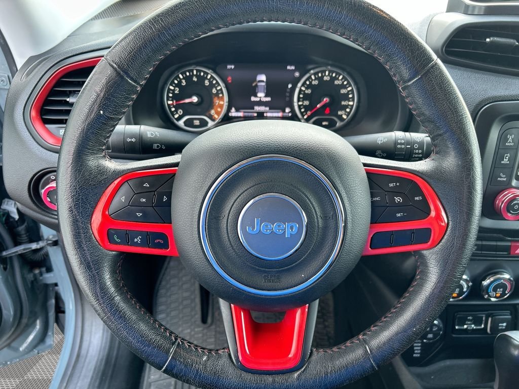 Used 2016 Gray Jeep Trailhawk image 25