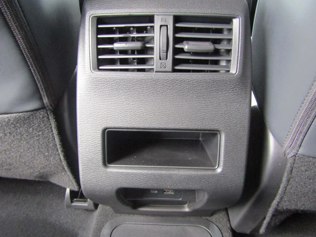 2025 Mitsubishi Outlander Plug-in Hybrid SE - Photo 31