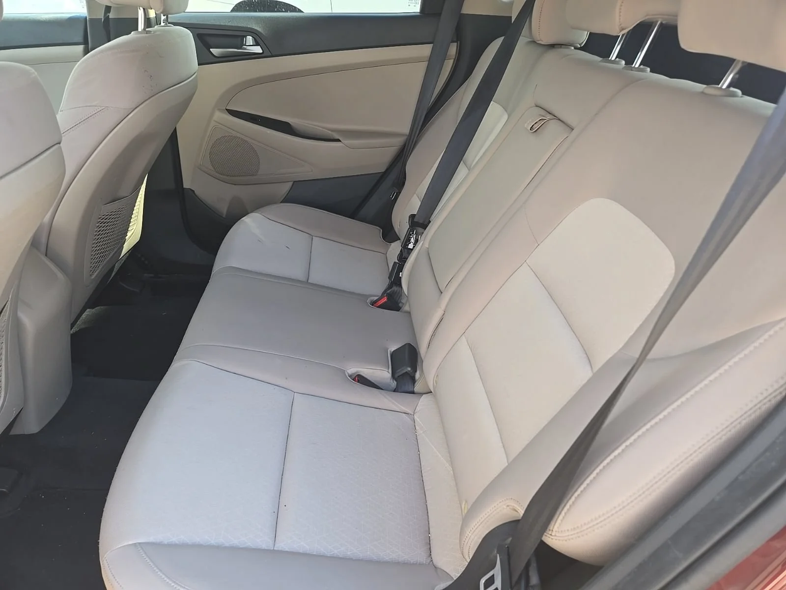 Used 2017 Dark Red Metallic Hyundai SE image 11