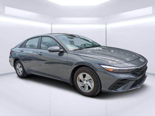 New 2026 Gray Hyundai SE image 1