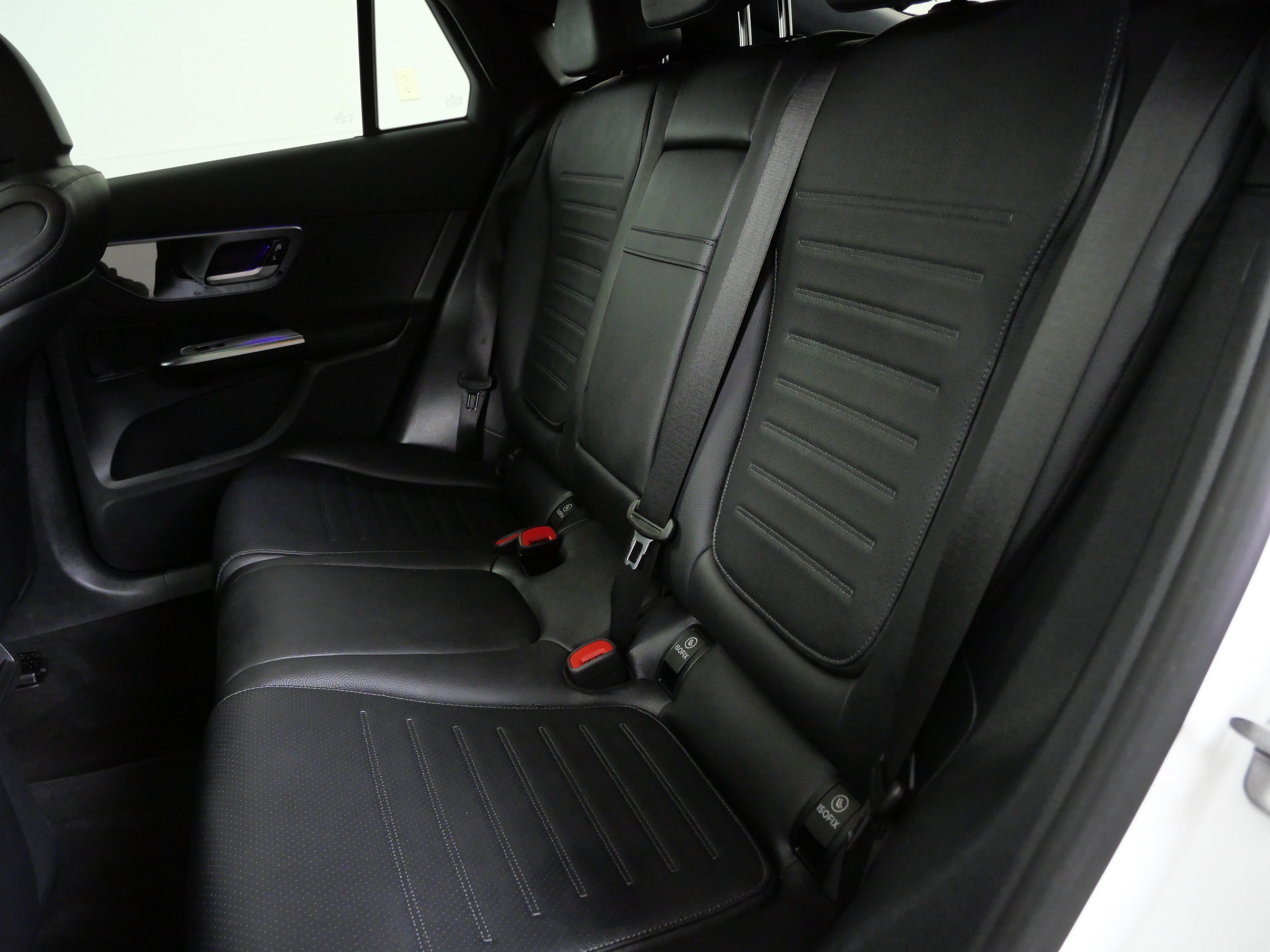 Used 2024 Polar White Mercedes-Benz GLC 300 image 17
