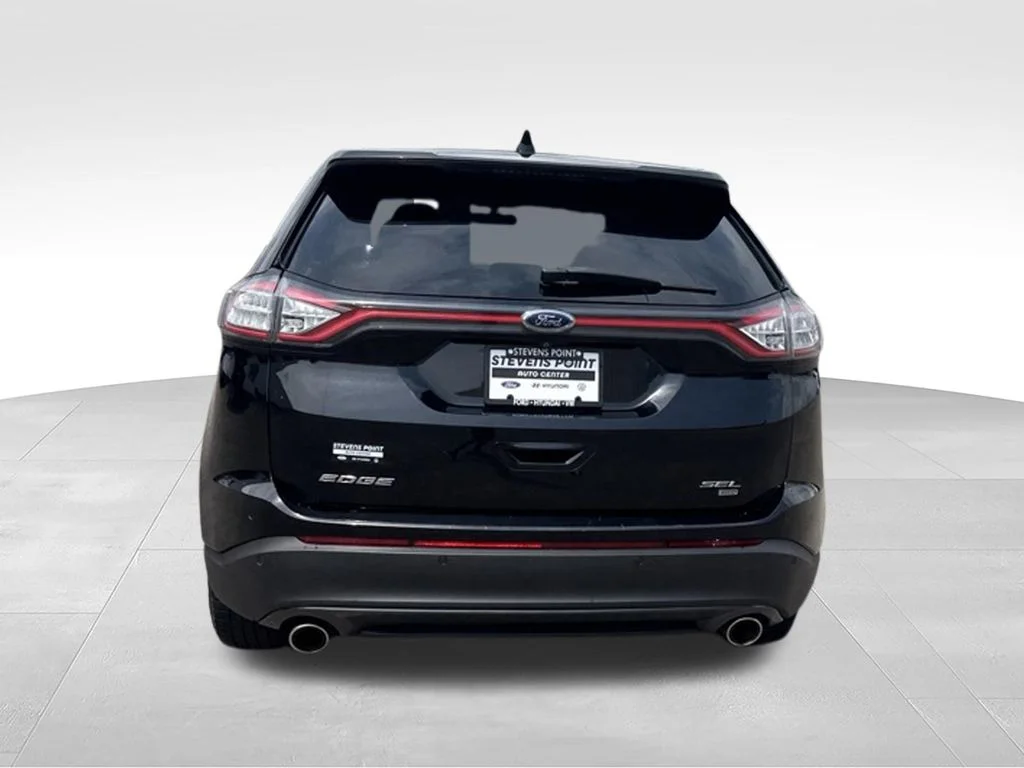 Used 2018 Shadow Black Ford SEL image 5
