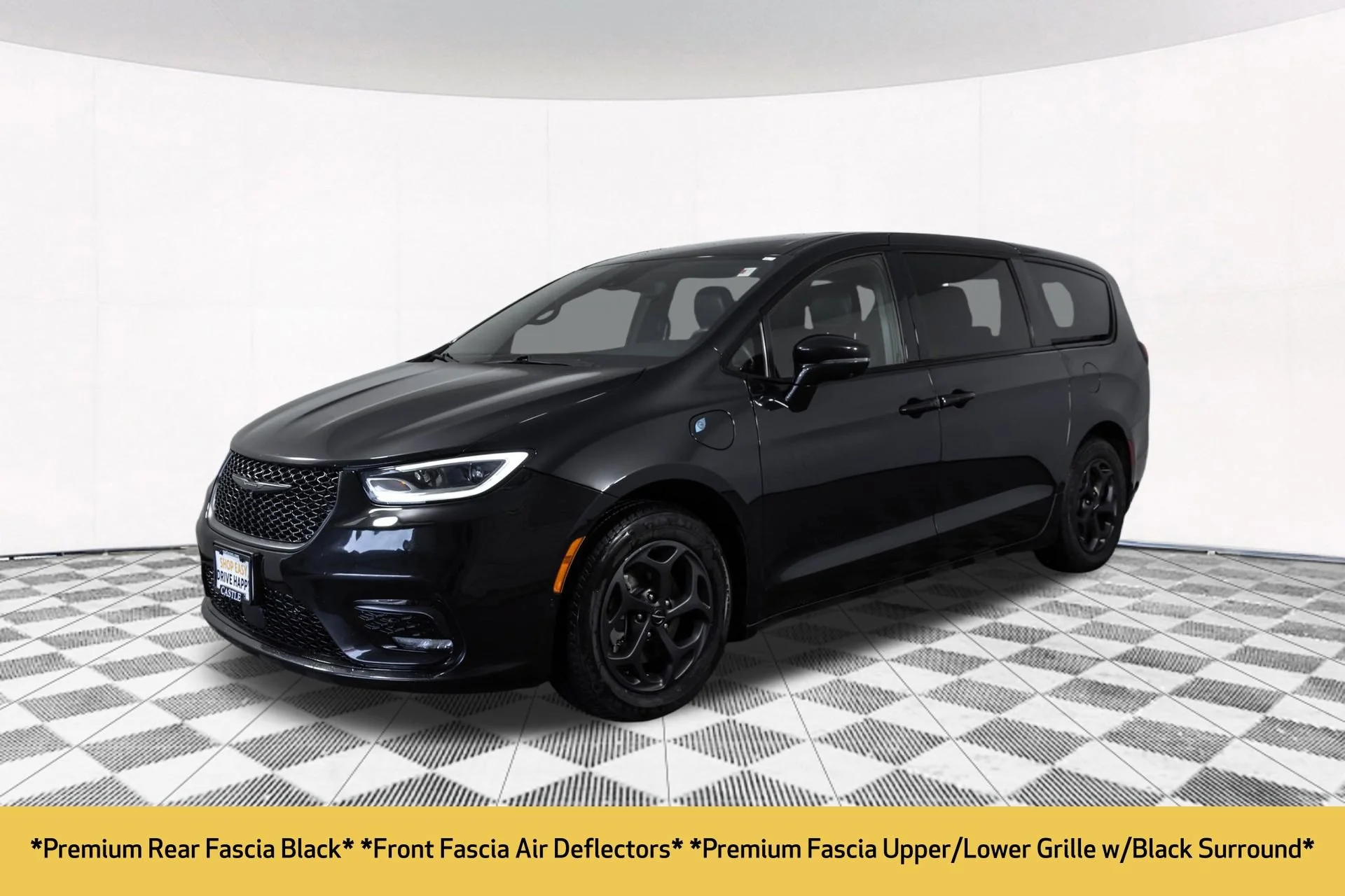 Used 2022 Black Chrysler Touring L image 17