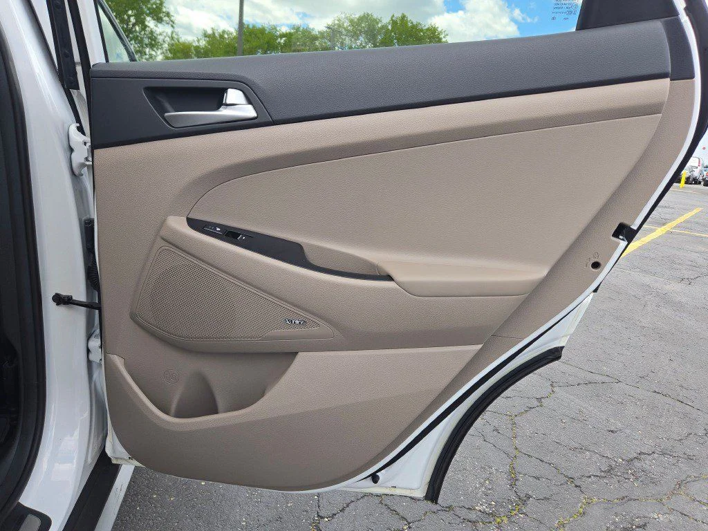 Used 2019 White Hyundai Ultimate image 12