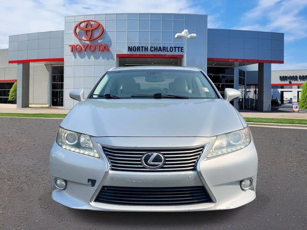 Used 2013 Silver Lexus 350 image 2