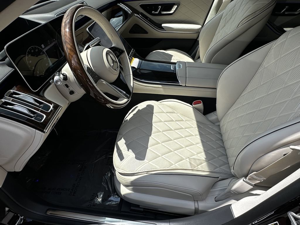 New 2026 MANUFAKTUR Rubellite Red Metallic Mercedes-Benz S 580 image 10