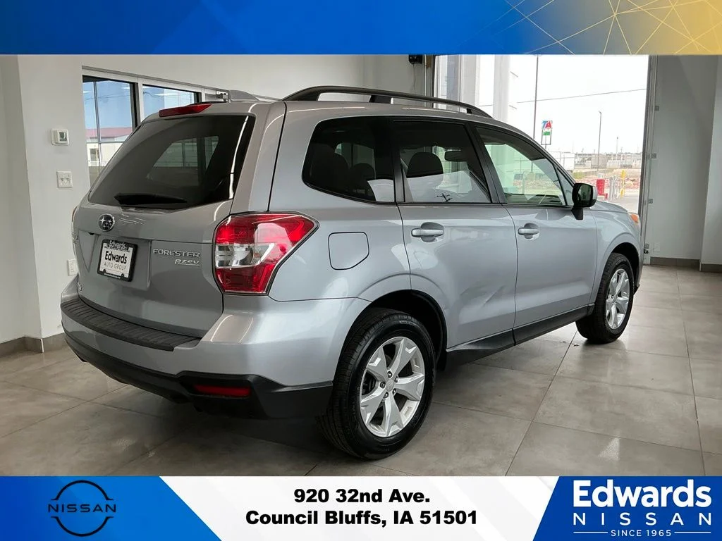 Used 2016 Silver Subaru 2.5i Premium image 8
