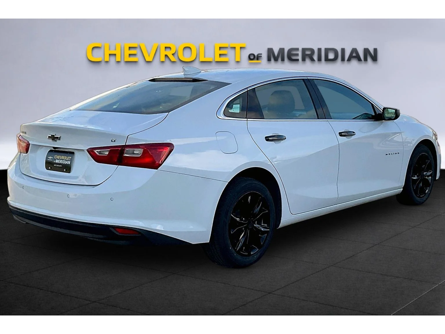 Used 2025 Summit White Chevrolet 1LT image 10