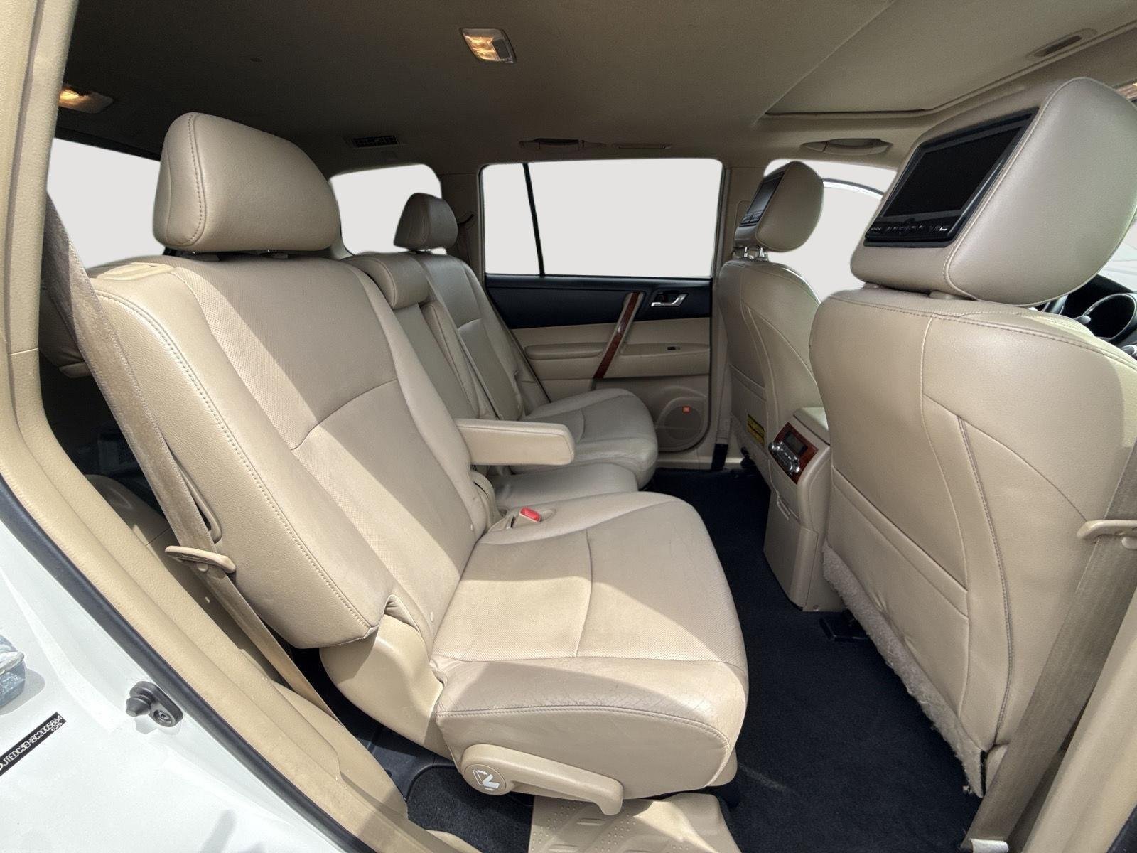 Used 2012 Blizzard Pearl Toyota Limited image 5