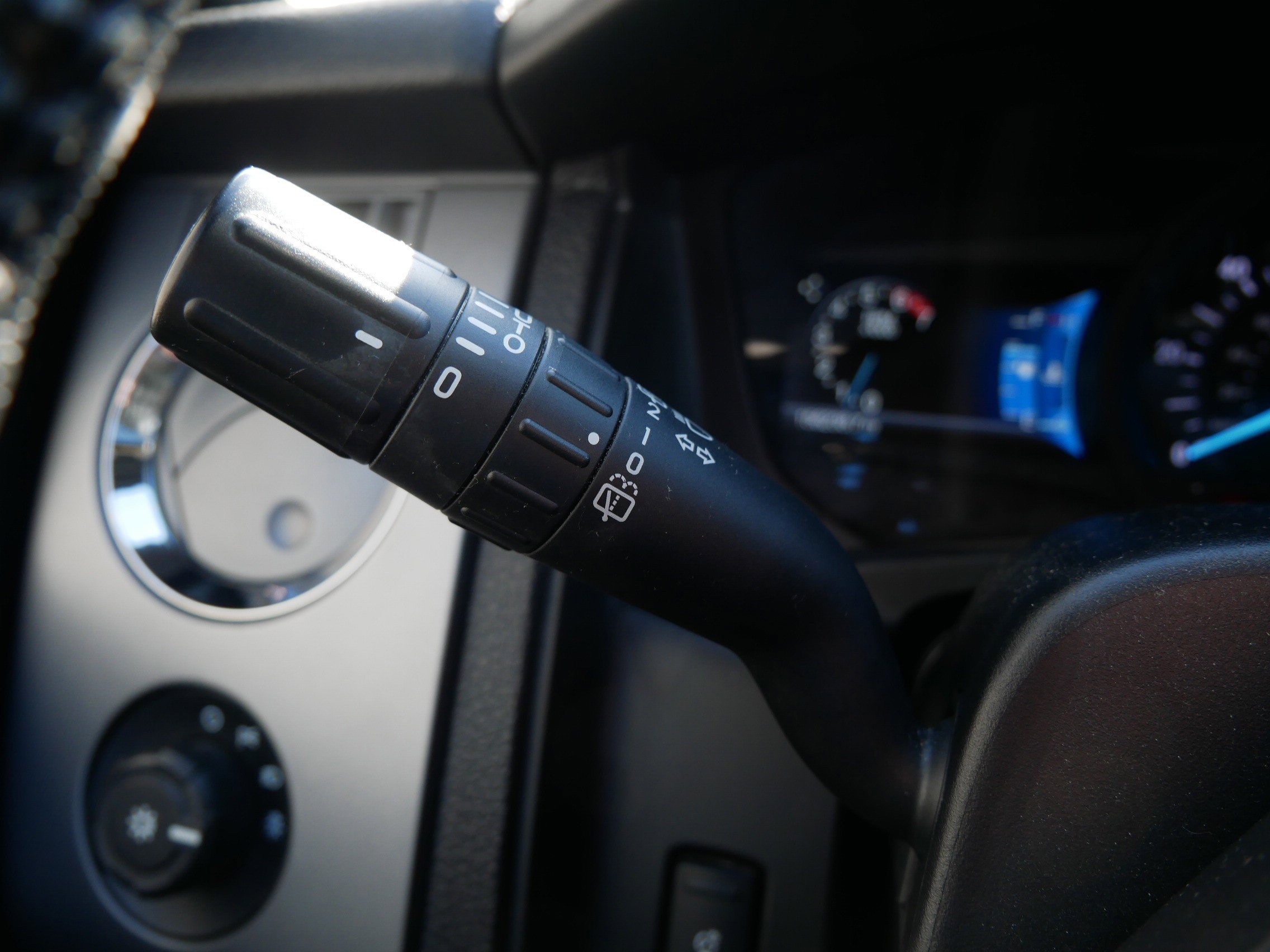 Used 2017 Silver Ford Platinum image 26
