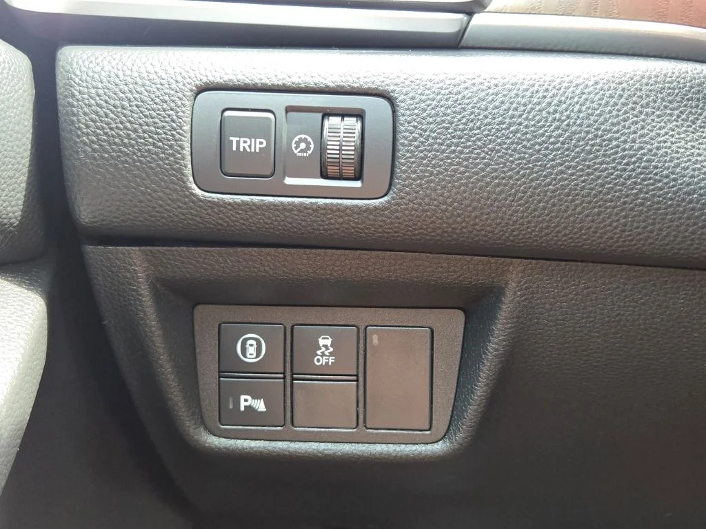 Used 2022 Silver Honda EX-L image 24