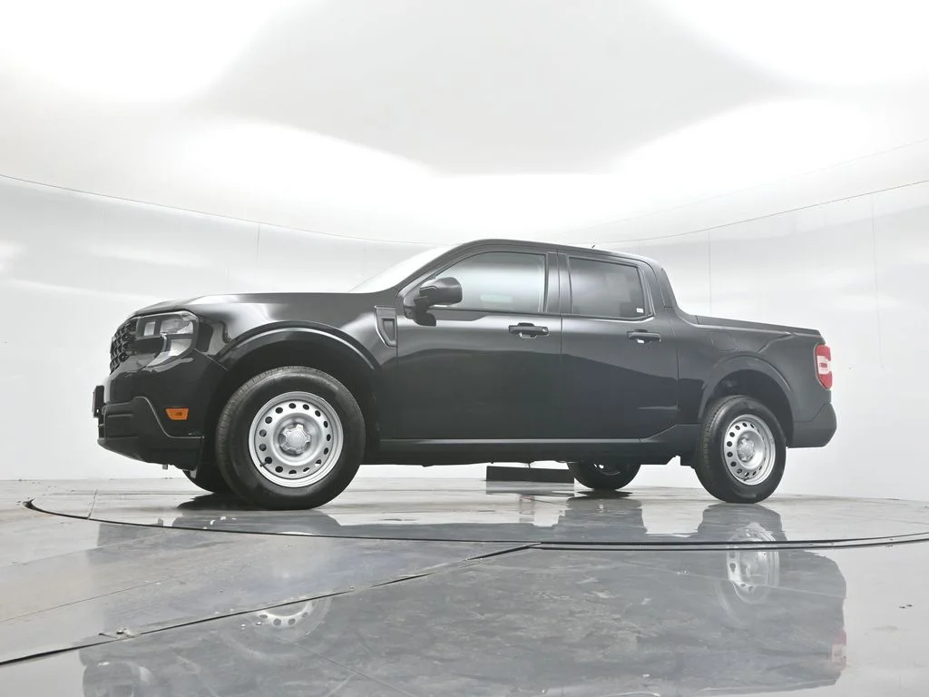 Used 2025 Black Ford XL image 50