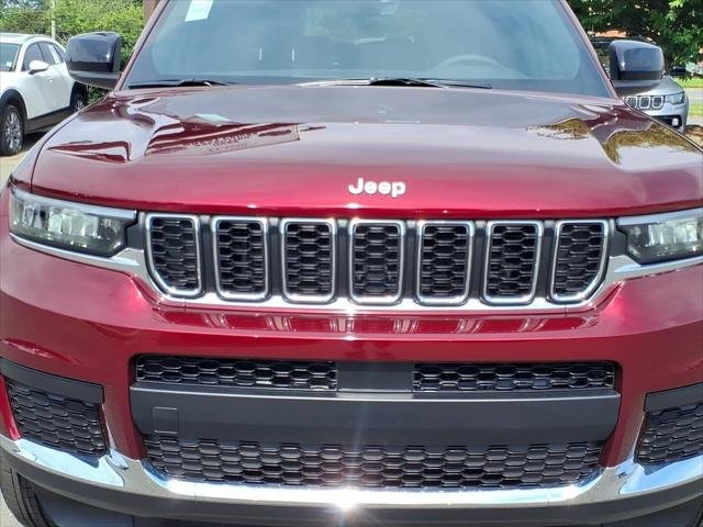 New 2026 Velvet Red Pearl-Coat Exterior Paint Jeep Laredo X image 14