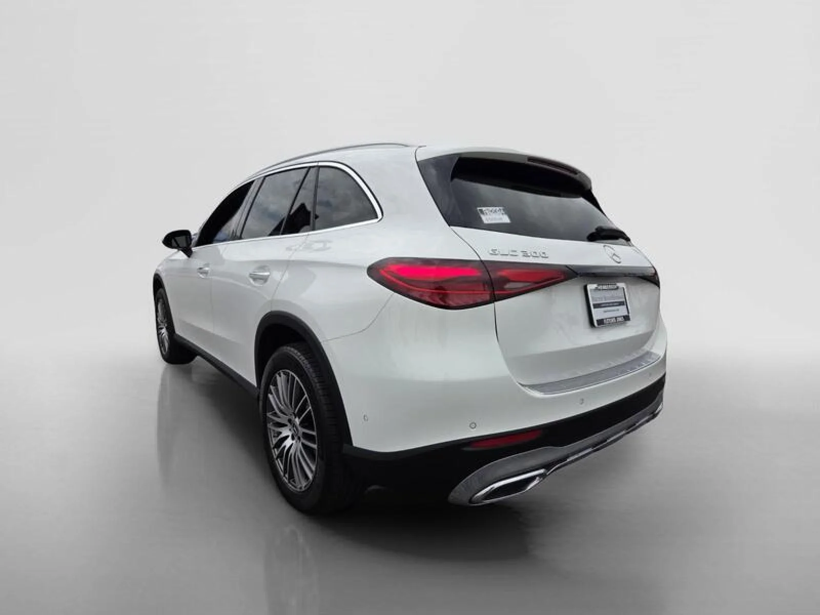 Certified Used 2024 Polar White Mercedes-Benz GLC 300 image 3