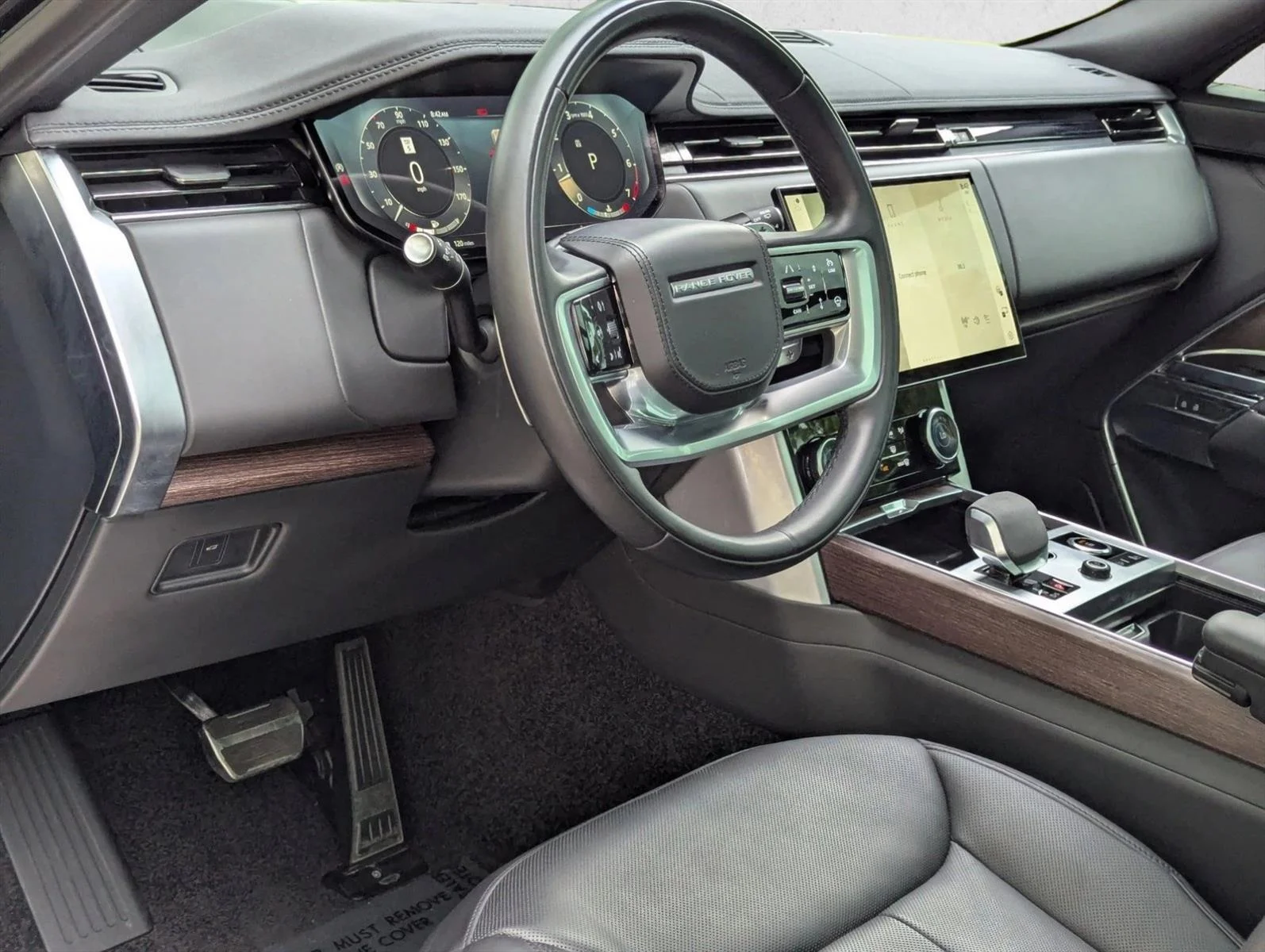 Used 2023 Black Land Rover SE image 8