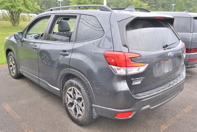 Used 2019 Gray Subaru Premium image 3