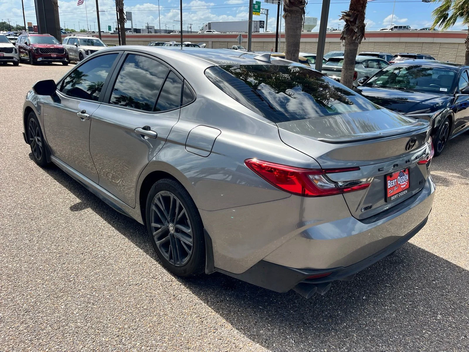 Used 2025  Toyota SE image 6