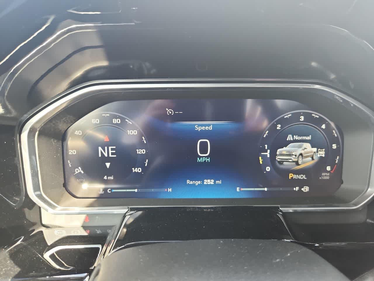 New 2026 Summit White Chevrolet LT (2FL) image 24