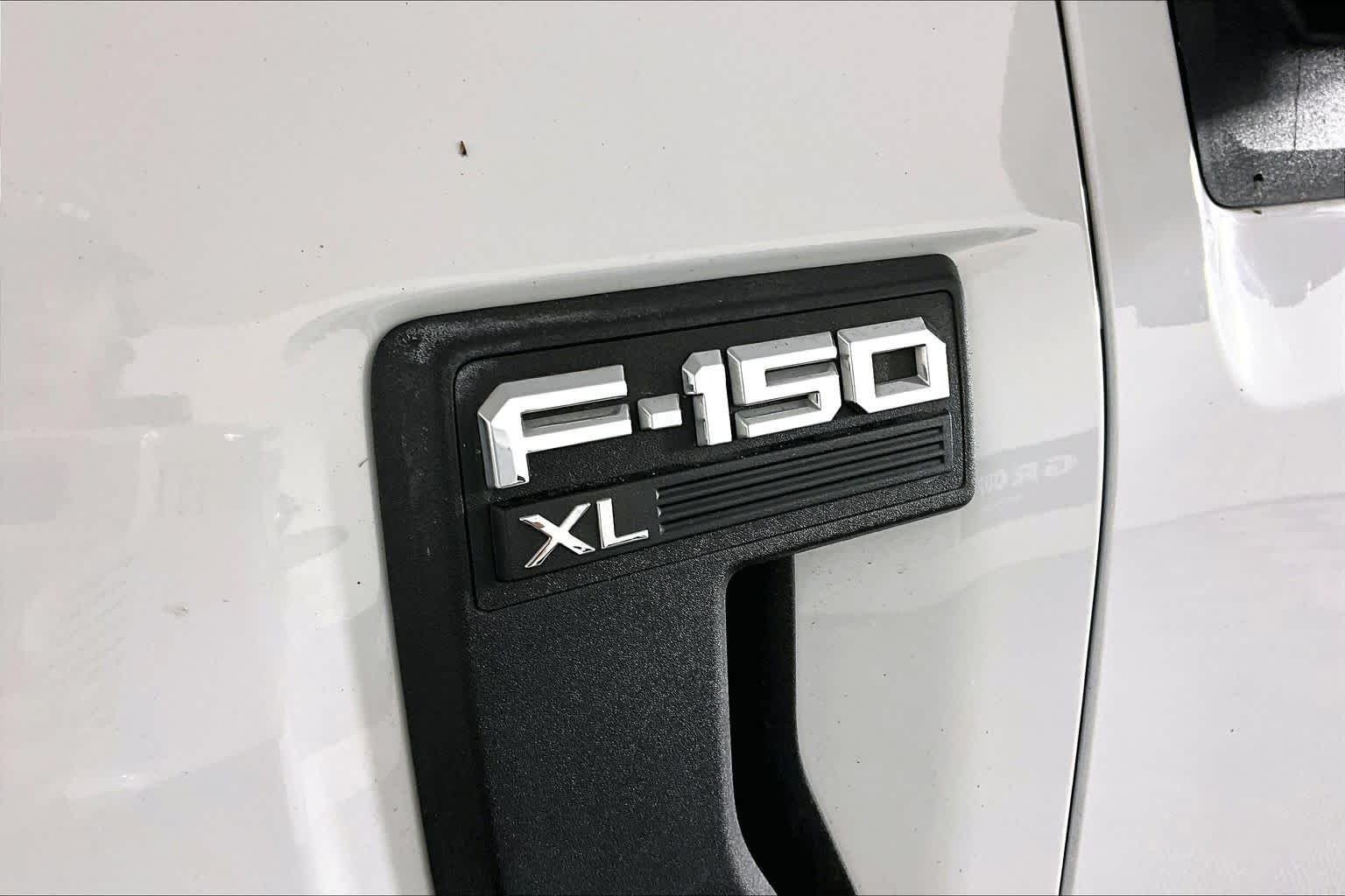 Used 2022 Oxford White Ford XL image 27