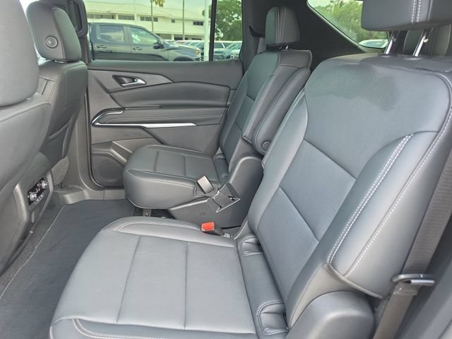 Used 2024 Summit White Chevrolet LT image 13