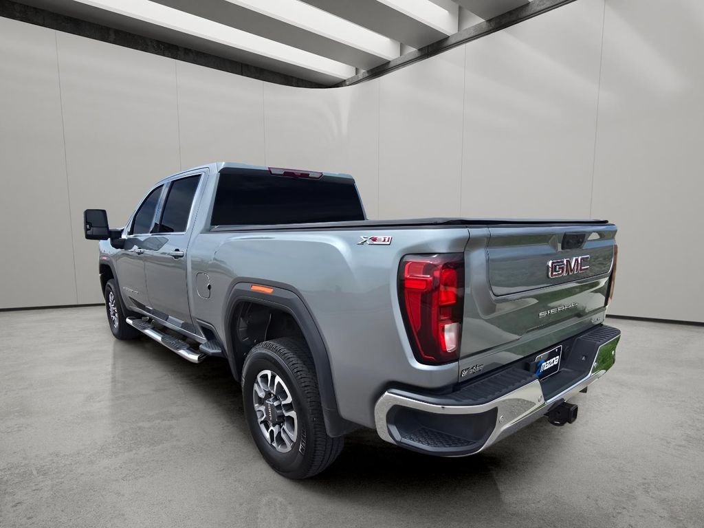 Used 2025 Sterling Metallic GMC SLE image 3
