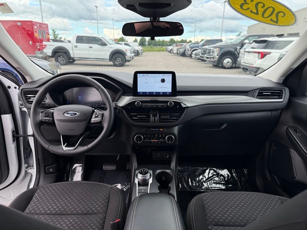 Used 2023 Oxford White Ford Active image 12