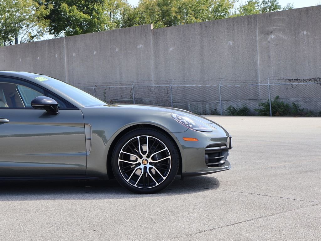 Used 2023 Aventurine Green Metallic Porsche 4 Platinum Edition image 8